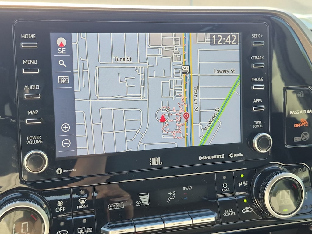 Thumbnail: 2021 Toyota Highlander - 25