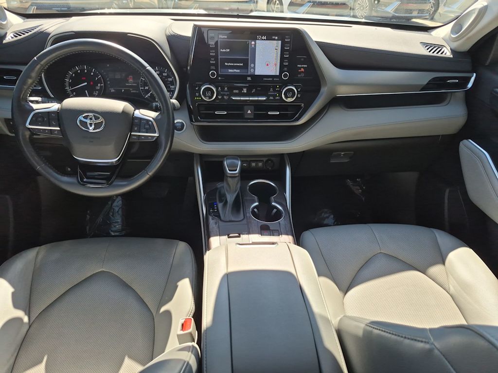 Thumbnail: 2021 Toyota Highlander - 7