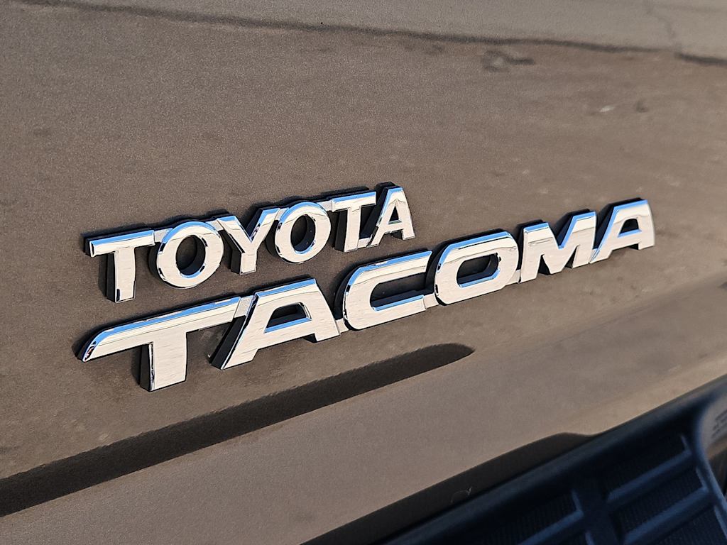 Thumbnail: 2011 Toyota Tacoma - 6