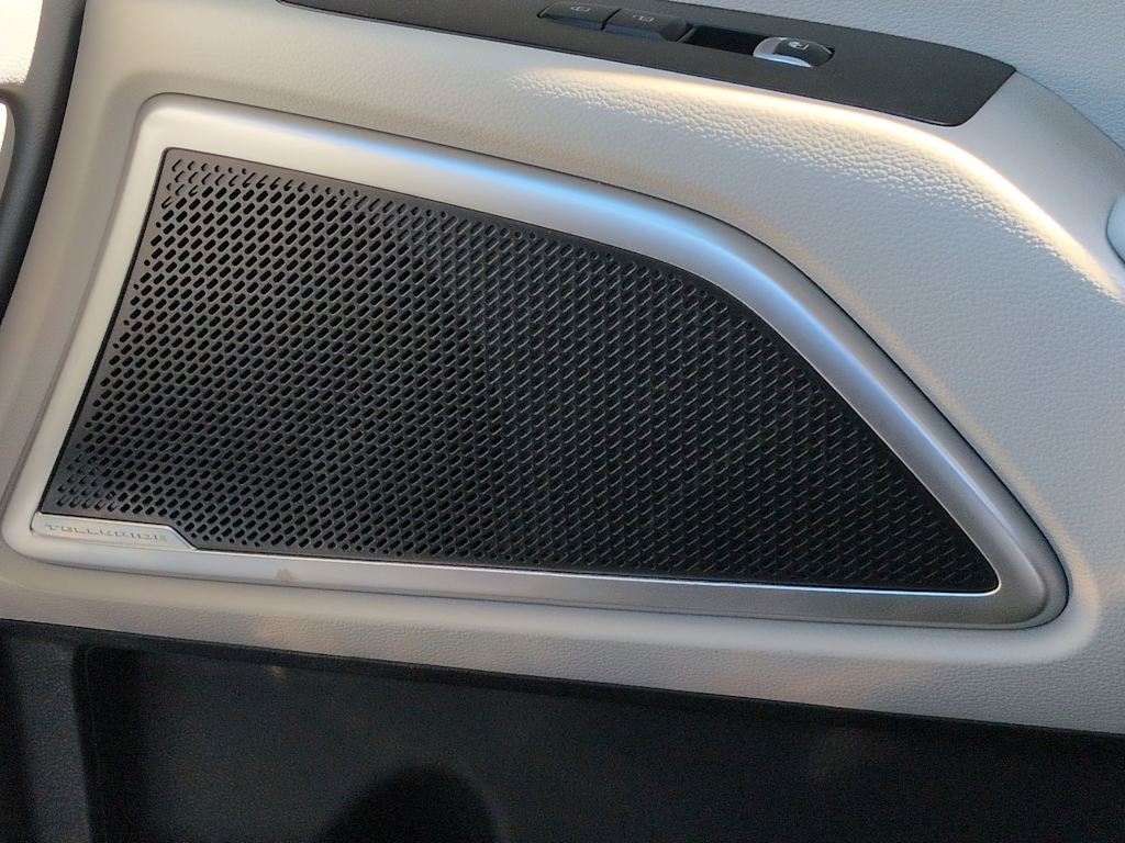 Thumbnail: 2020 Kia Telluride - 36
