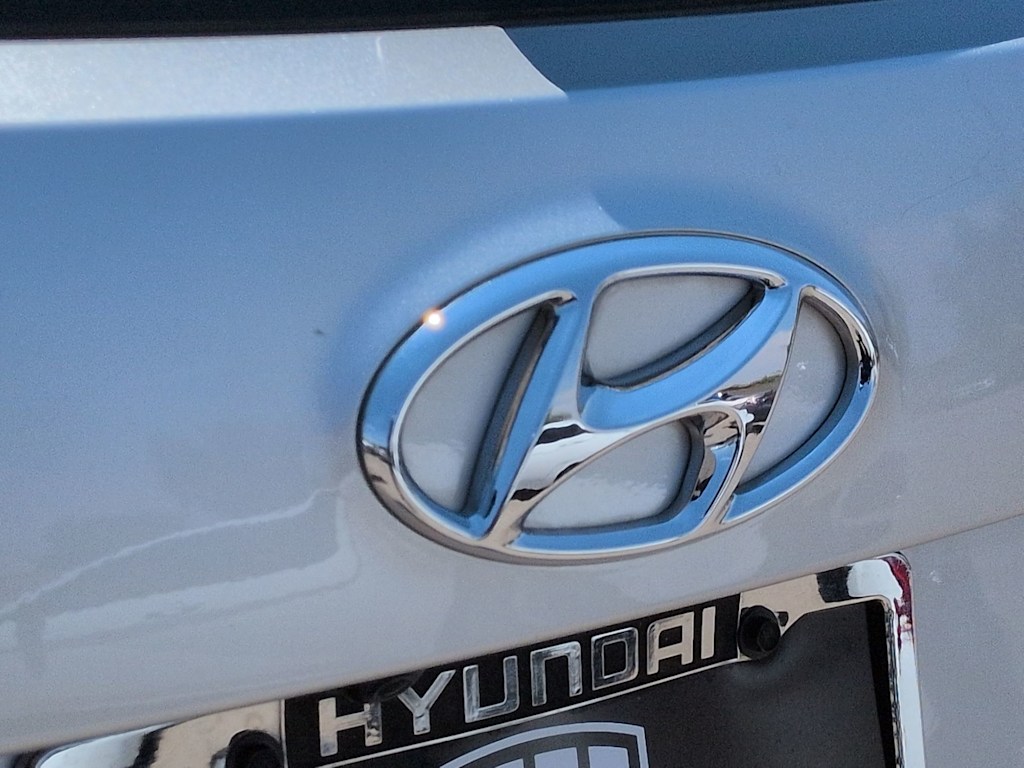 Thumbnail: 2017 Hyundai Santa Fe - 7