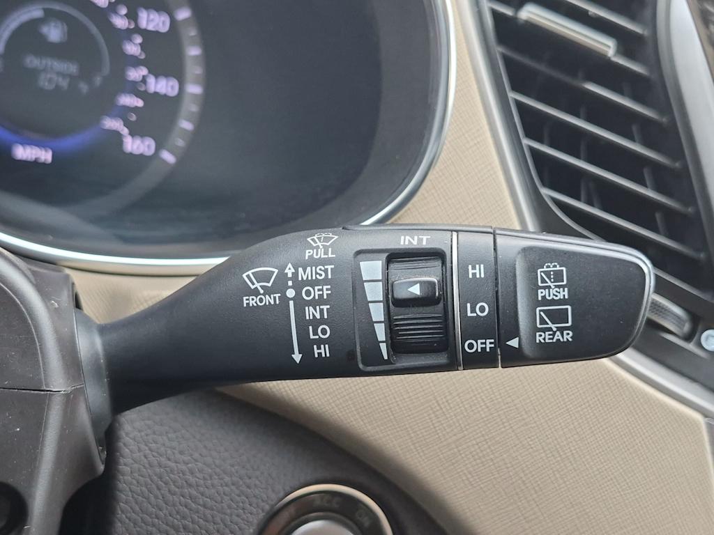 Thumbnail: 2013 Hyundai Santa Fe - 16