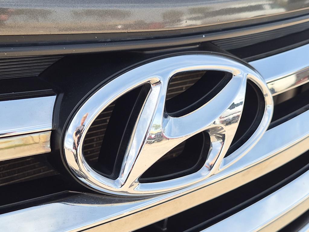 Thumbnail: 2013 Hyundai Santa Fe - 25