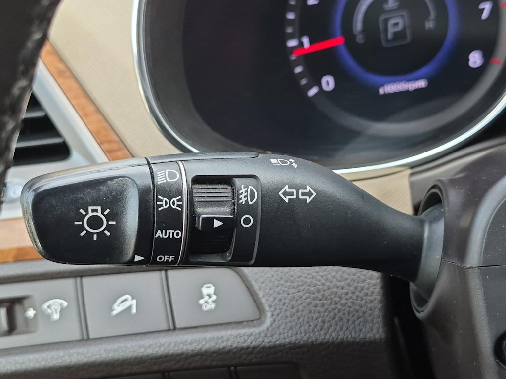 Thumbnail: 2013 Hyundai Santa Fe - 31