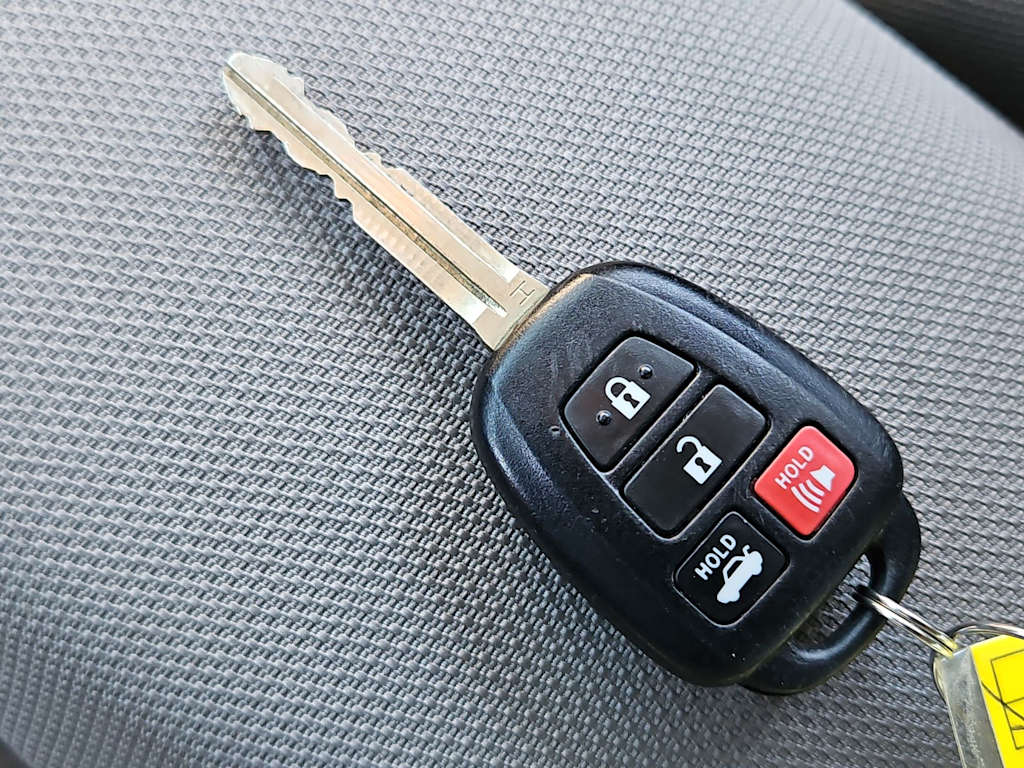 Thumbnail: 2019 Toyota Corolla - 18