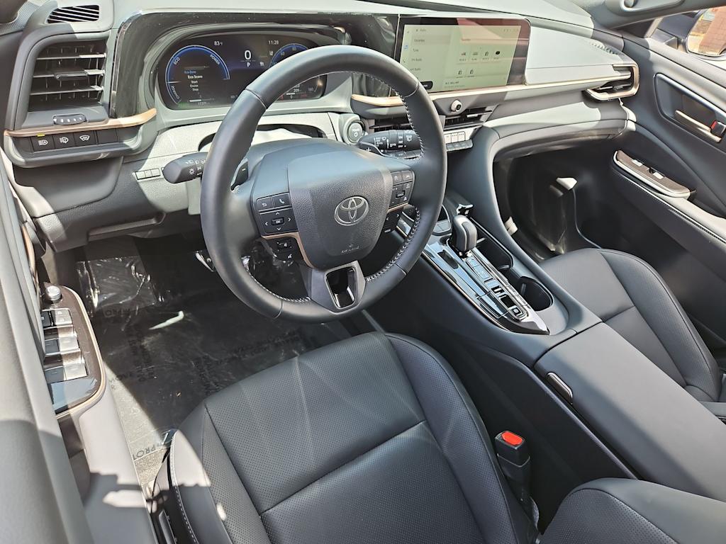 Thumbnail: 2025 Toyota Crown Signia - 2