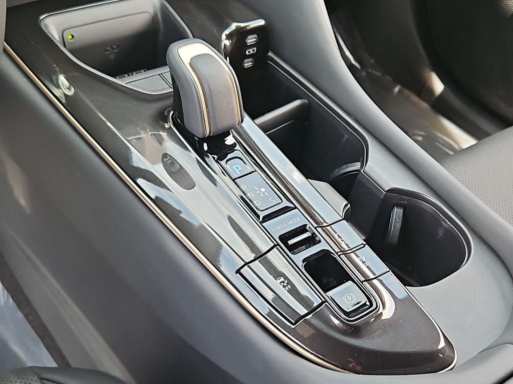 Thumbnail: 2025 Toyota Crown Signia - 35