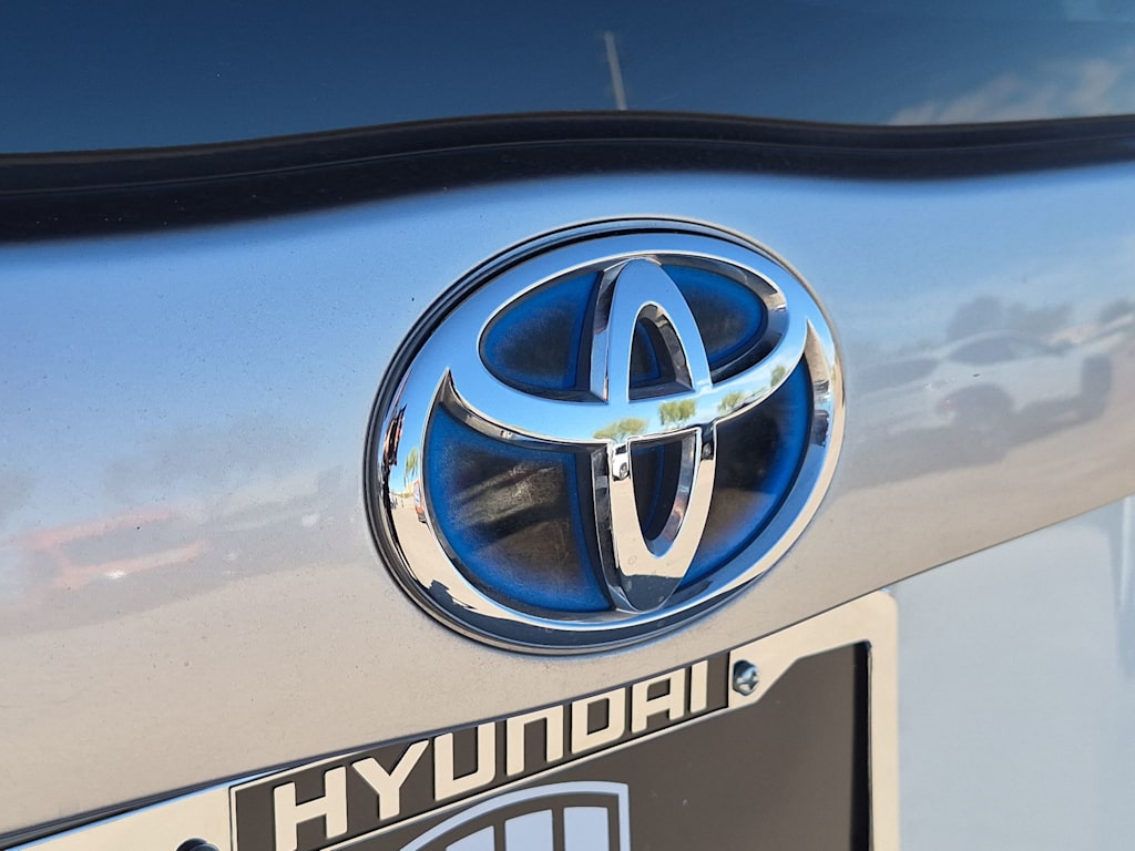 Thumbnail: 2014 Toyota Prius - 7