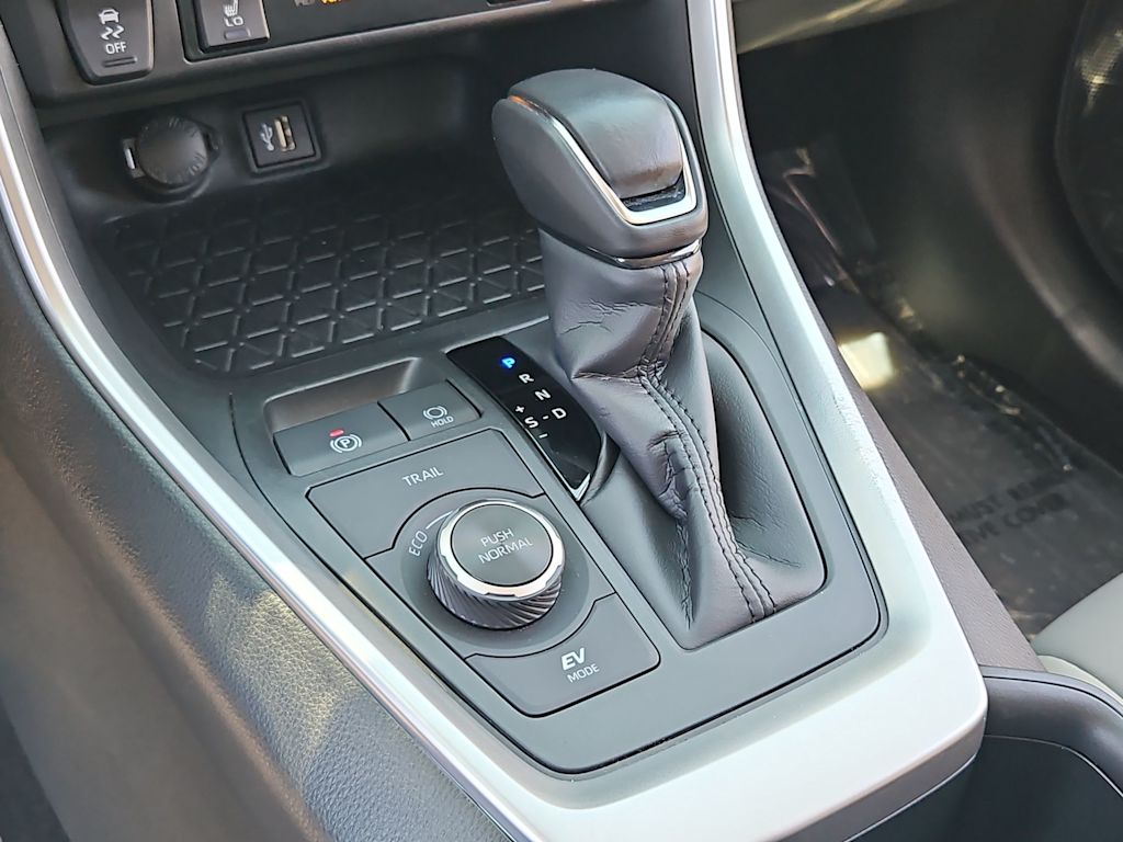 Thumbnail: 2024 Toyota RAV4 - 16