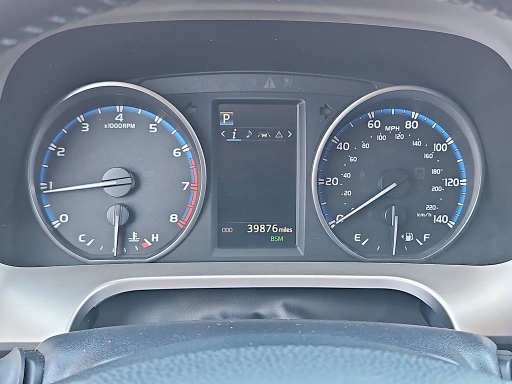 Thumbnail: 2018 Toyota RAV4 - 17