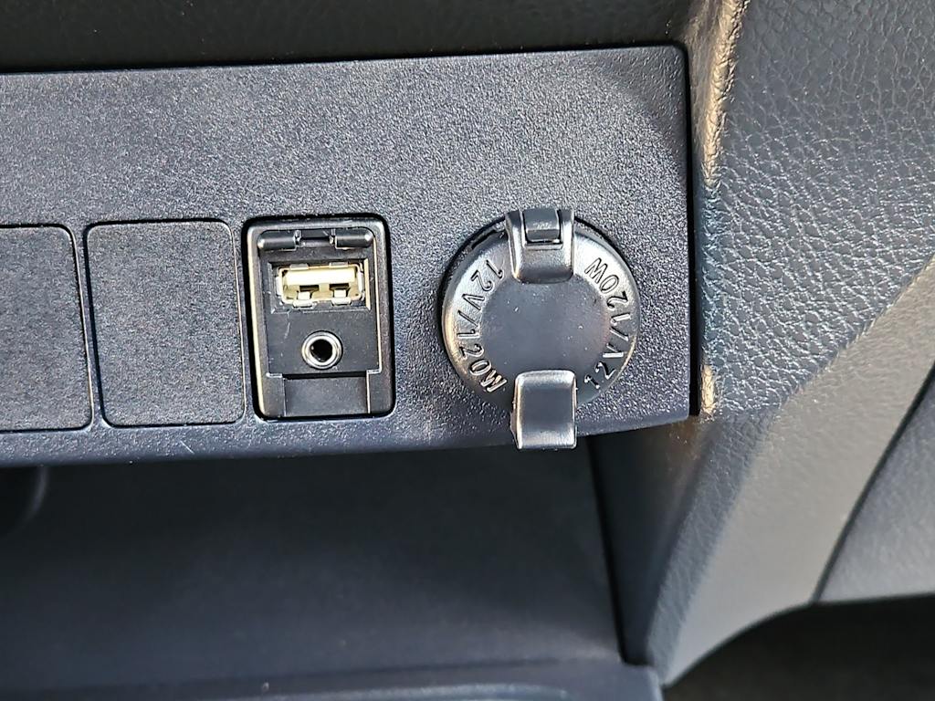 Thumbnail: 2018 Toyota RAV4 - 37