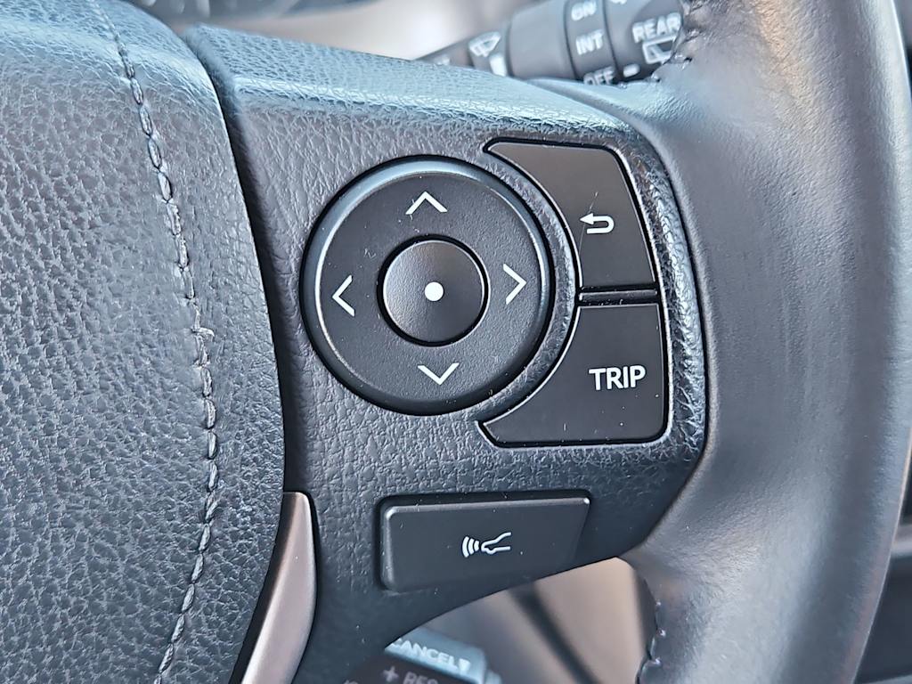 Thumbnail: 2018 Toyota RAV4 - 32