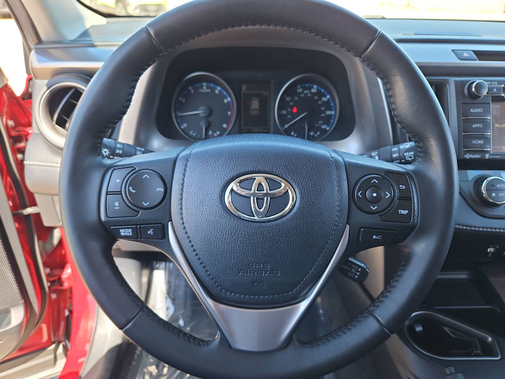 Thumbnail: 2018 Toyota RAV4 - 14