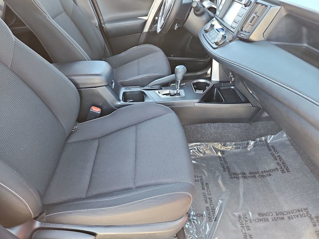 Thumbnail: 2018 Toyota RAV4 - 12