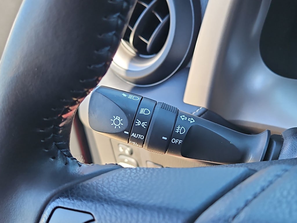 Thumbnail: 2018 Toyota RAV4 - 34