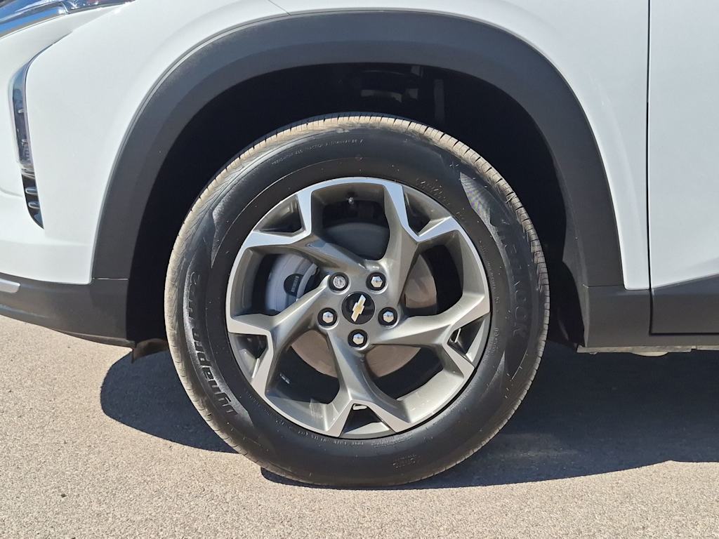 Thumbnail: 2026 Chevrolet Trax - 8