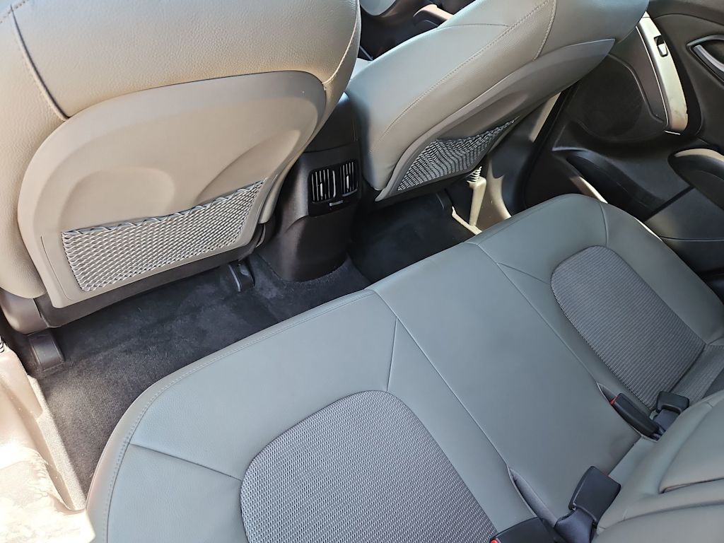 Thumbnail: 2015 Hyundai Tucson - 12