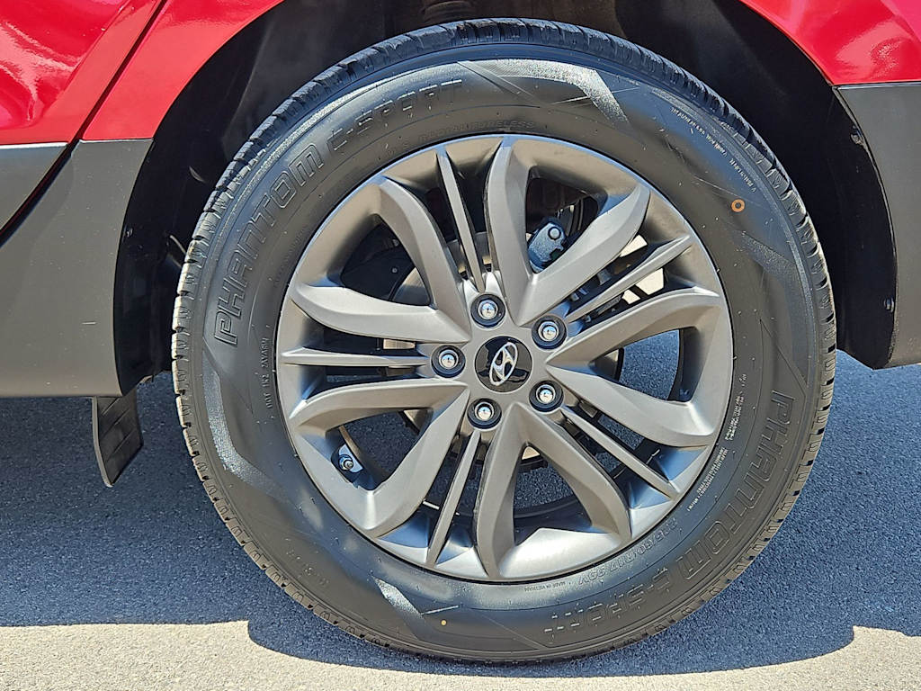 Thumbnail: 2015 Hyundai Tucson - 8