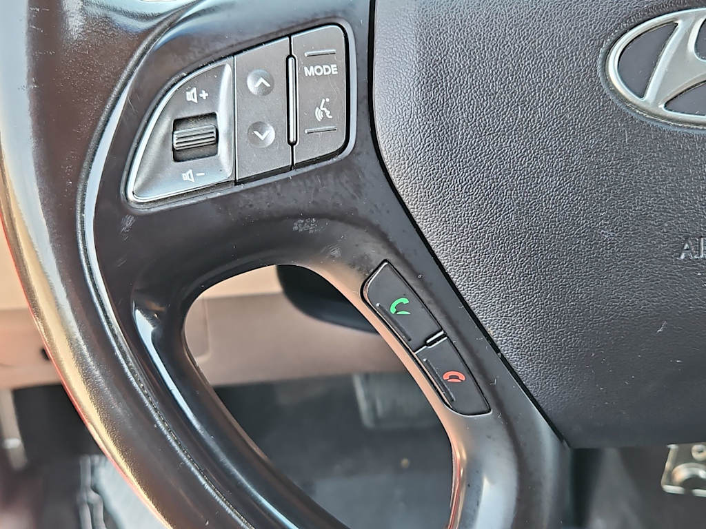 Thumbnail: 2015 Hyundai Tucson - 30