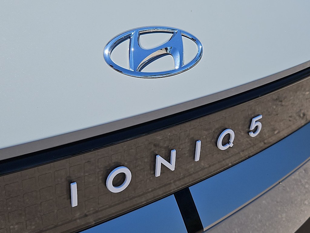 Thumbnail: 2024 Hyundai Ioniq 5 - 24