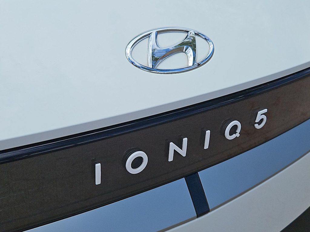Thumbnail: 2024 Hyundai Ioniq 5 - 21