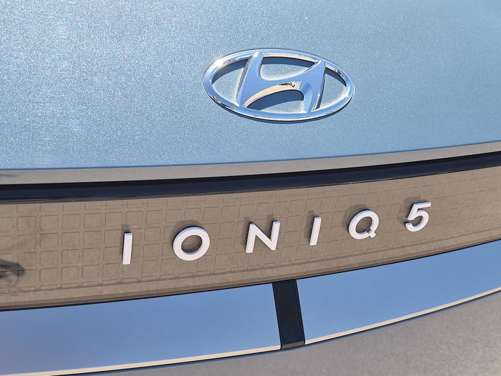 Thumbnail: 2023 Hyundai Ioniq 5 - 22
