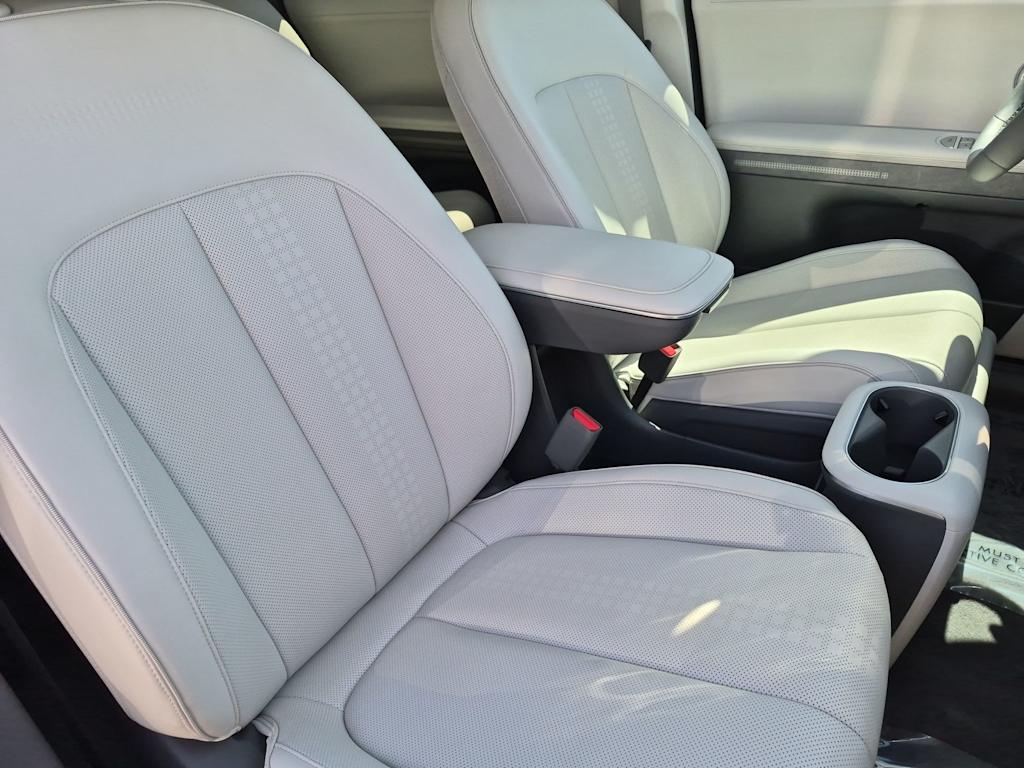 Thumbnail: 2023 Hyundai Ioniq 5 - 24