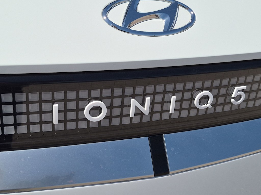Thumbnail: 2023 Hyundai Ioniq 5 - 20