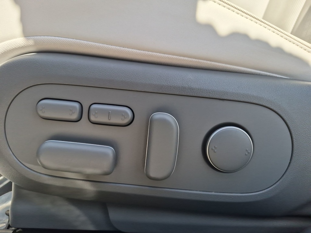 Thumbnail: 2023 Hyundai Ioniq 5 - 21