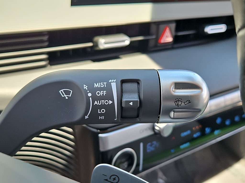 Thumbnail: 2023 Hyundai Ioniq 5 - 31