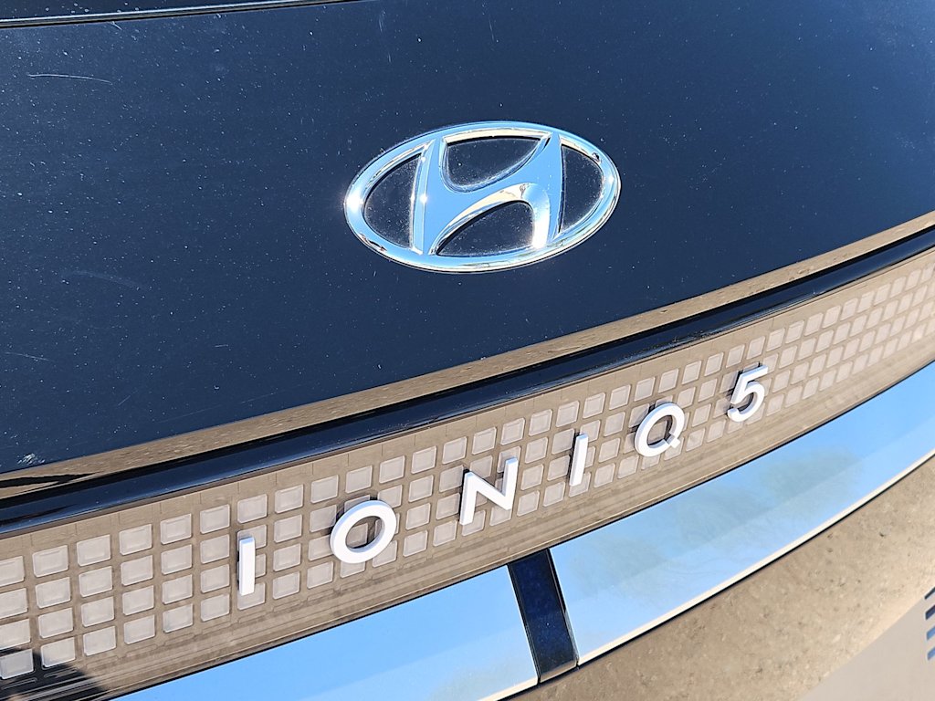 Thumbnail: 2023 Hyundai Ioniq 5 - 24