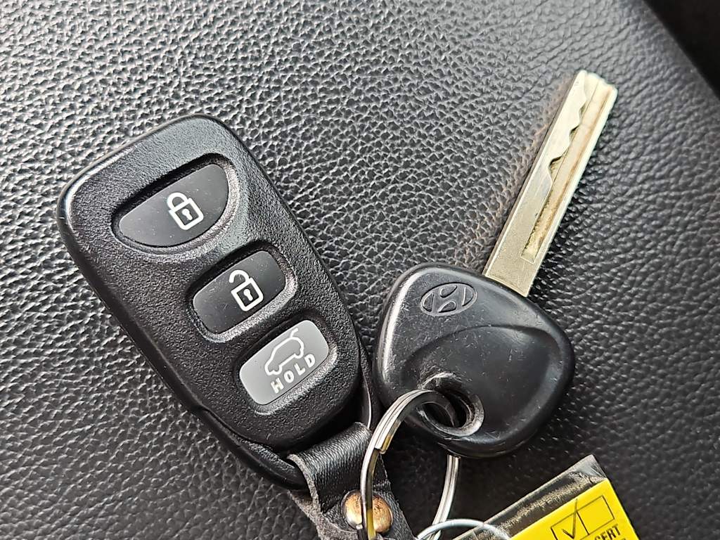 Thumbnail: 2016 Hyundai Elantra - 19