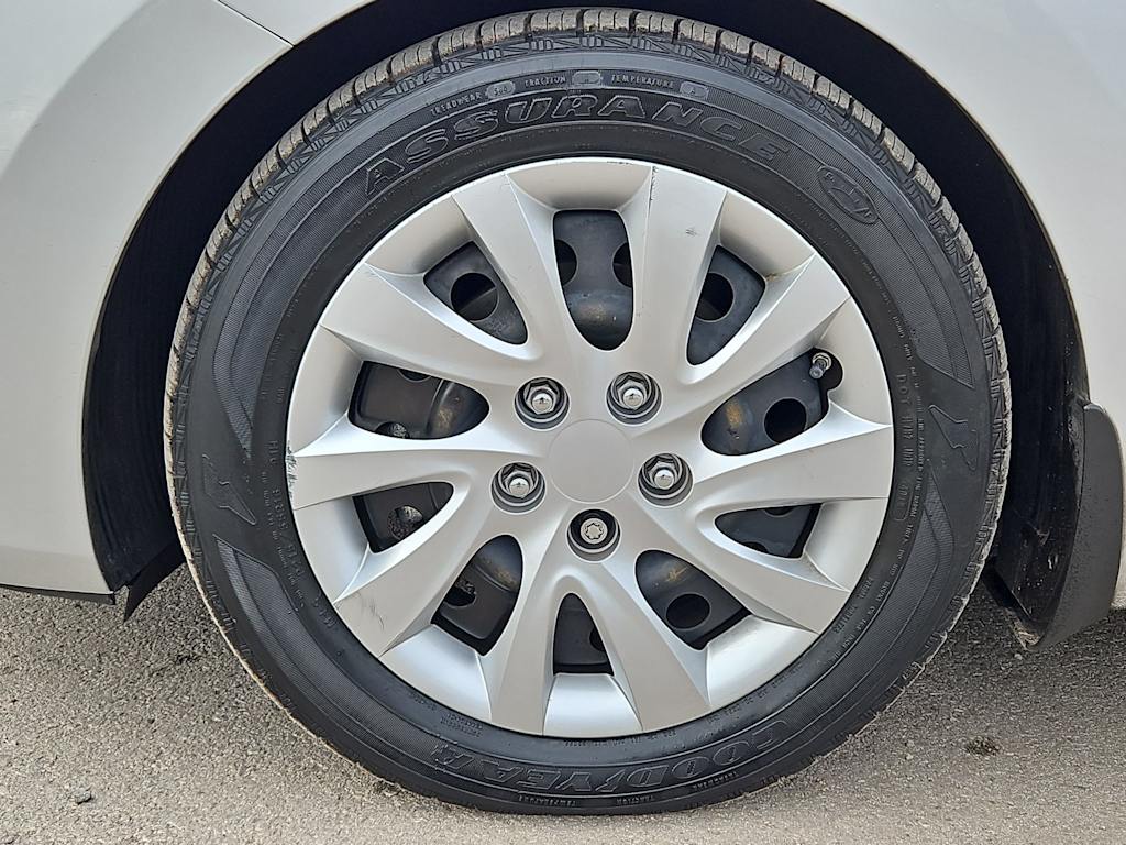 Thumbnail: 2016 Hyundai Elantra - 8