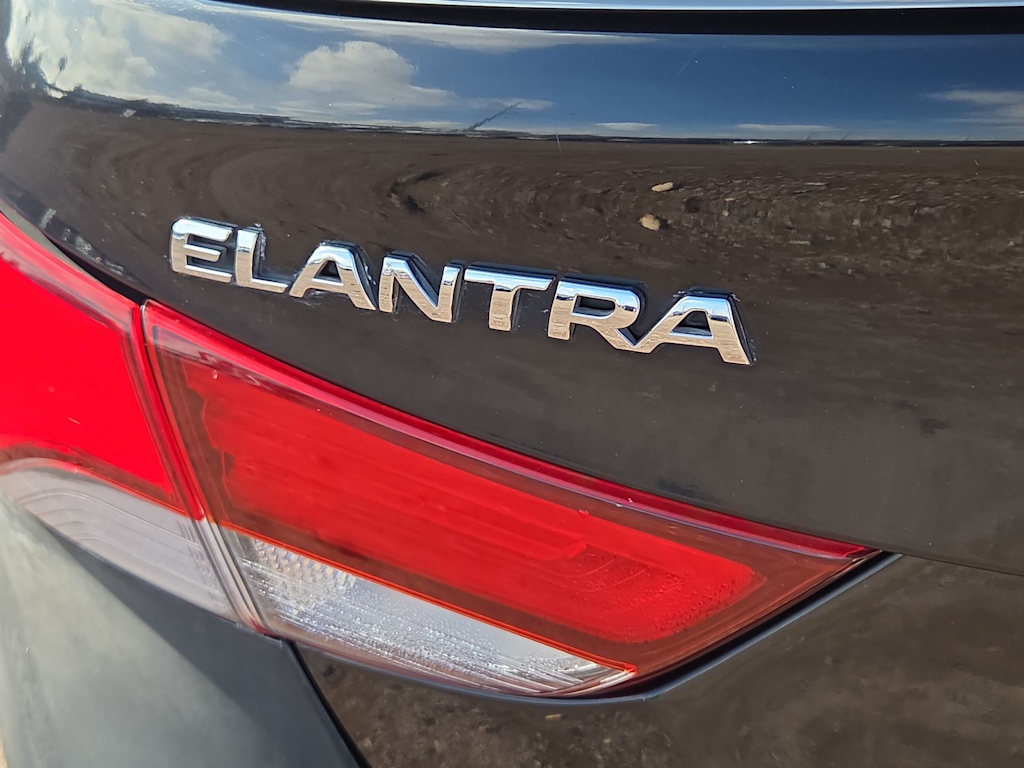 Thumbnail: 2016 Hyundai Elantra - 27