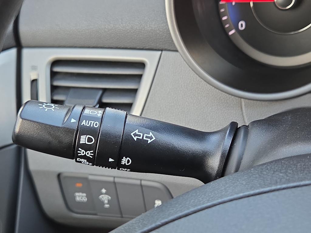 Thumbnail: 2016 Hyundai Elantra - 17