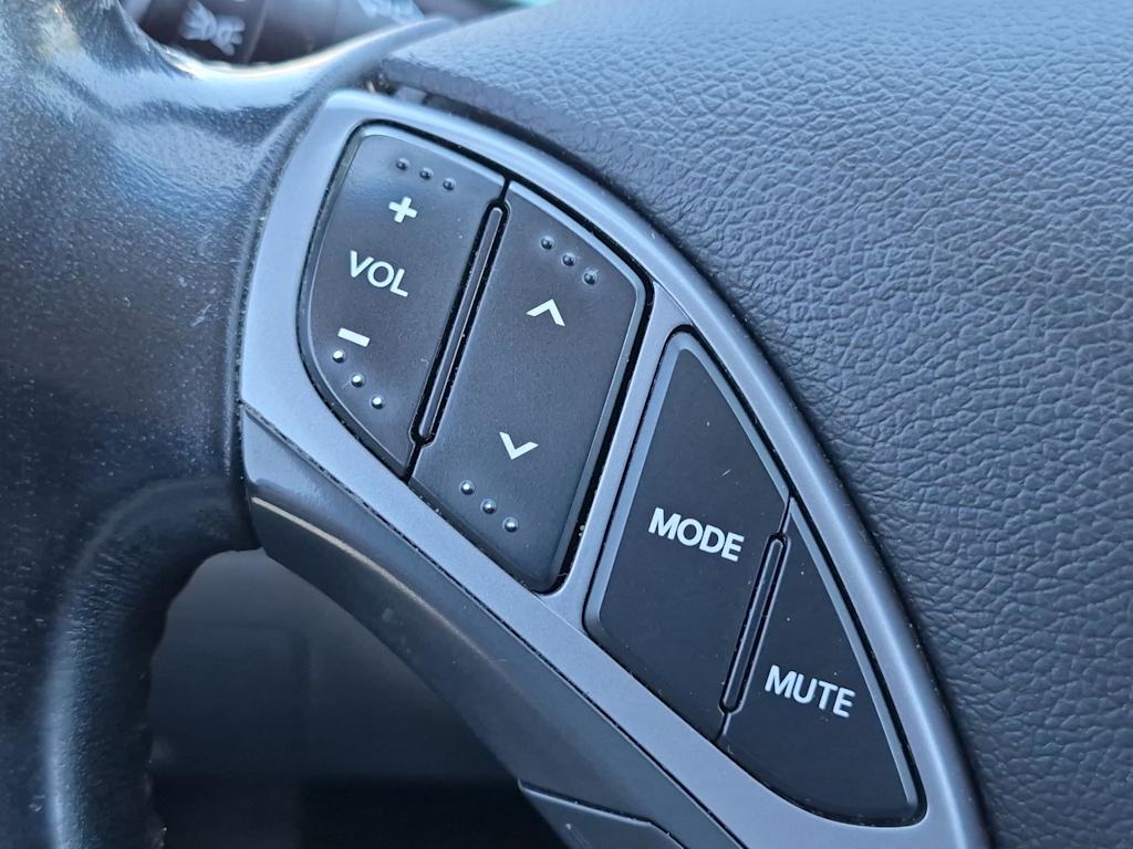 Thumbnail: 2015 Hyundai Elantra - 32