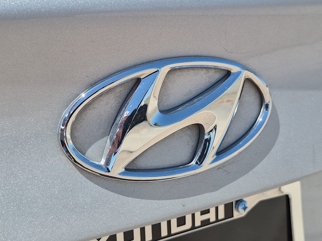 Thumbnail: 2015 Hyundai Elantra - 7