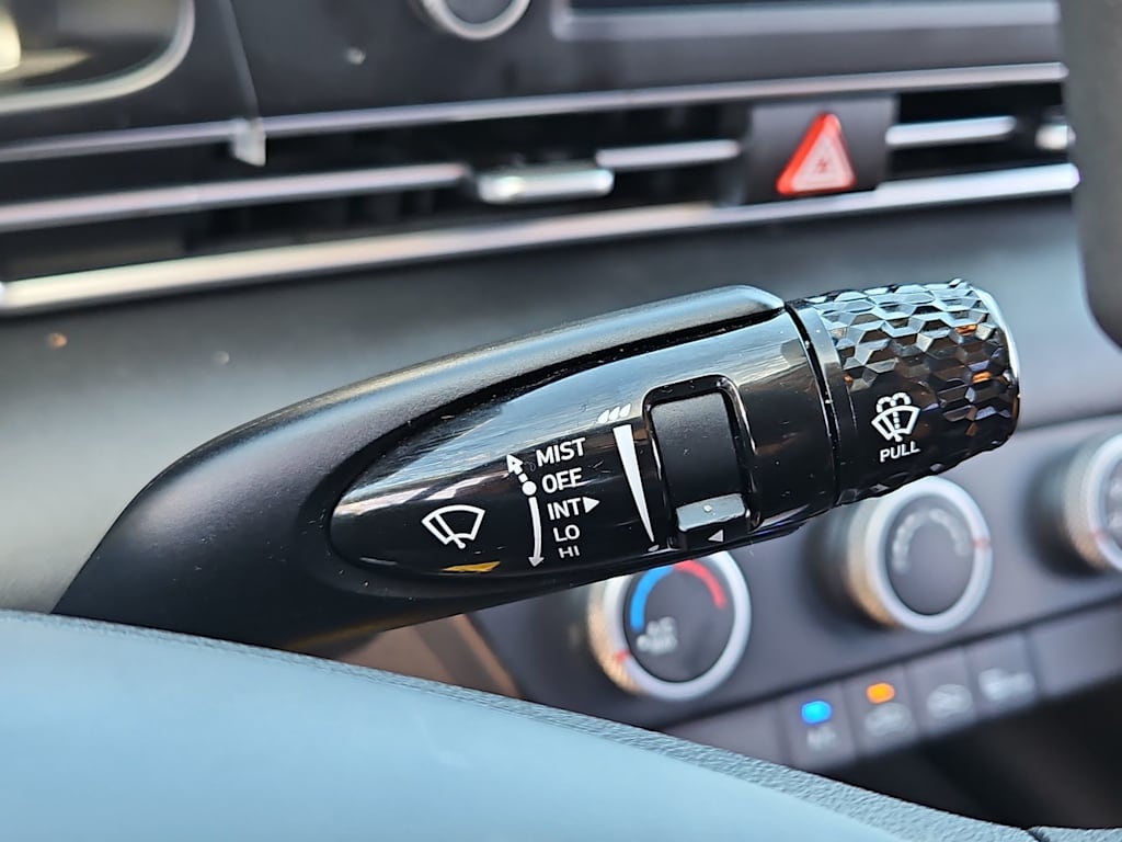 Thumbnail: 2023 Hyundai Elantra - 31