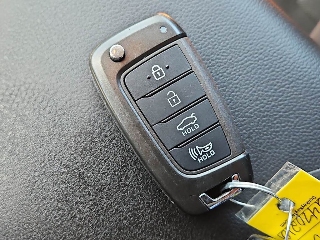 Thumbnail: 2023 Hyundai Elantra - 17