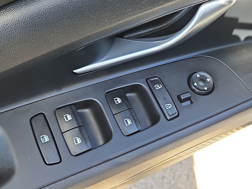 Thumbnail: 2023 Hyundai Elantra - 25