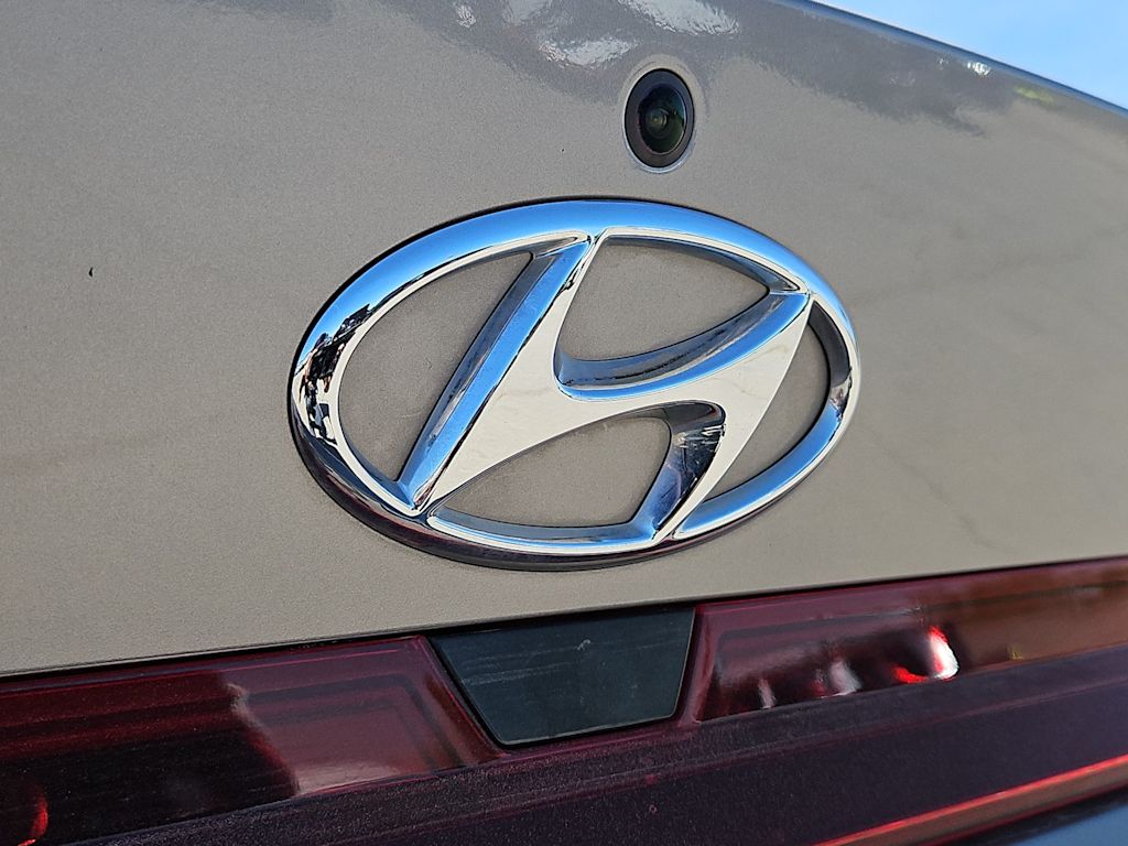 Thumbnail: 2023 Hyundai Elantra - 6