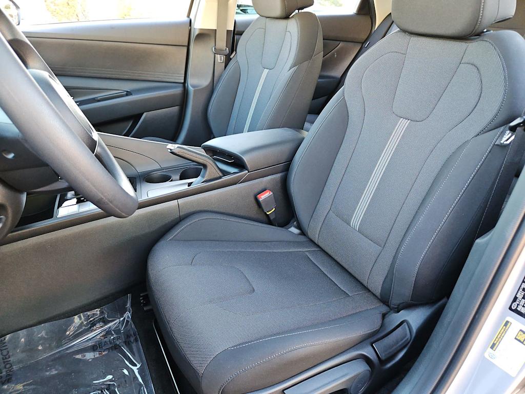 Thumbnail: 2025 Hyundai Elantra - 10