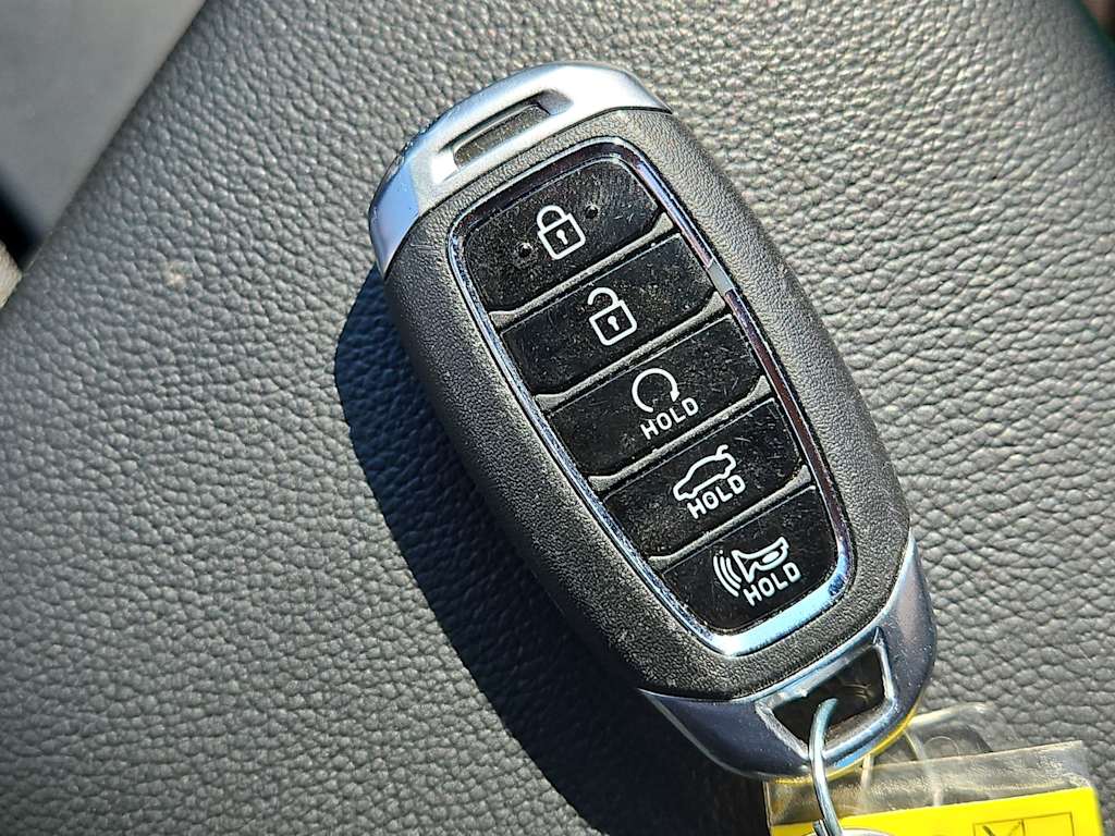 Thumbnail: 2023 Hyundai Elantra - 19