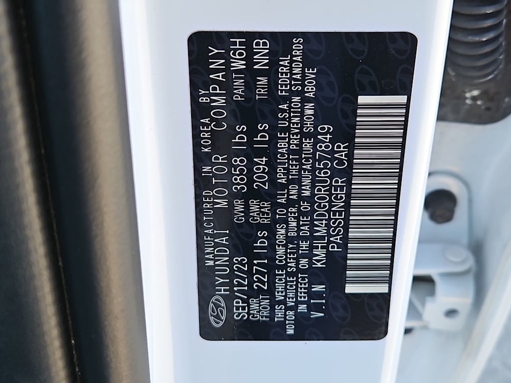 Thumbnail: 2024 Hyundai Elantra - 18