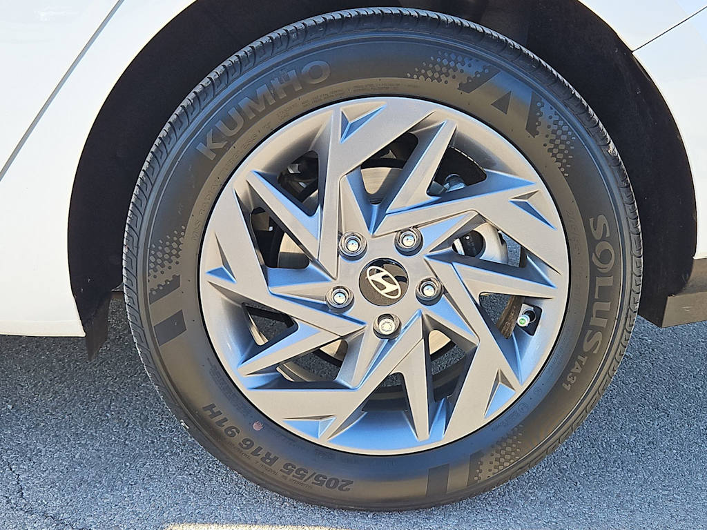 Thumbnail: 2024 Hyundai Elantra - 8