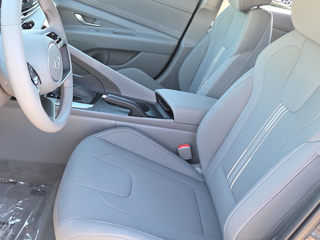 Thumbnail: 2025 Hyundai Elantra - 9