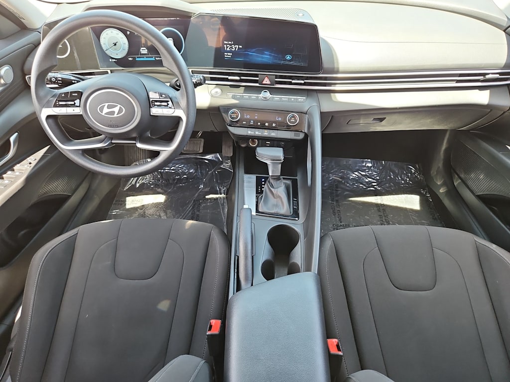 Thumbnail: 2024 Hyundai Elantra - 10