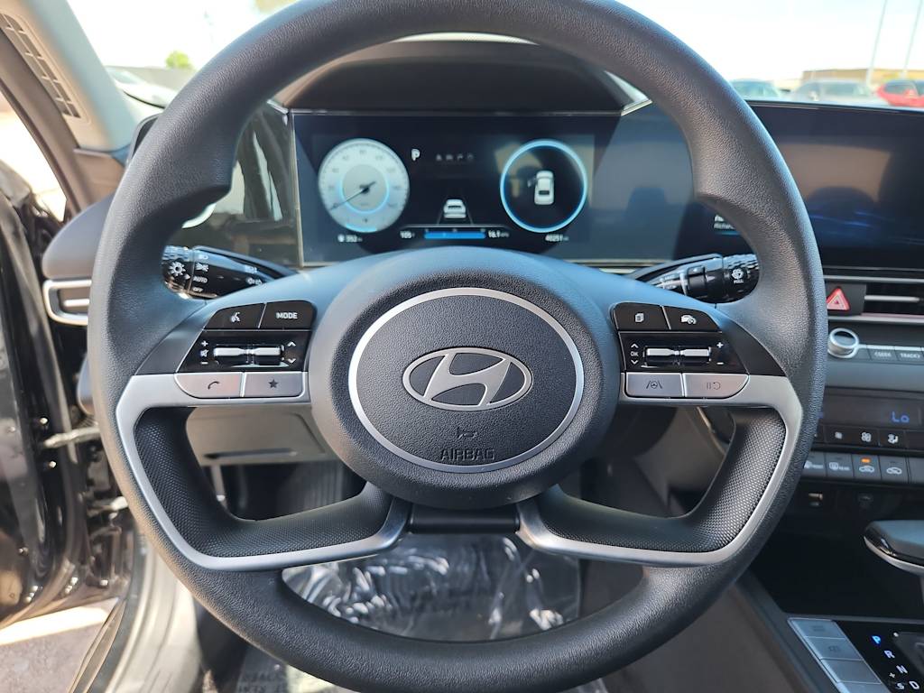 Thumbnail: 2024 Hyundai Elantra - 14