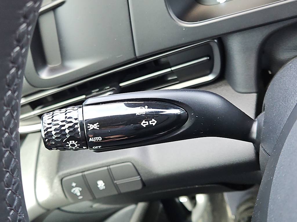 Thumbnail: 2025 Hyundai Elantra - 30