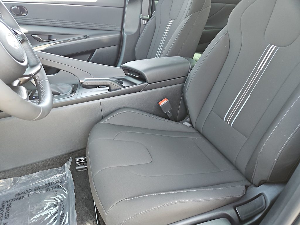 Thumbnail: 2025 Hyundai Elantra - 9